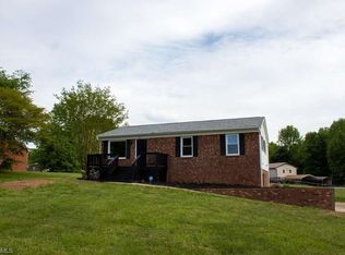 4925 Lacasta Ln, Walkertown, NC 27051