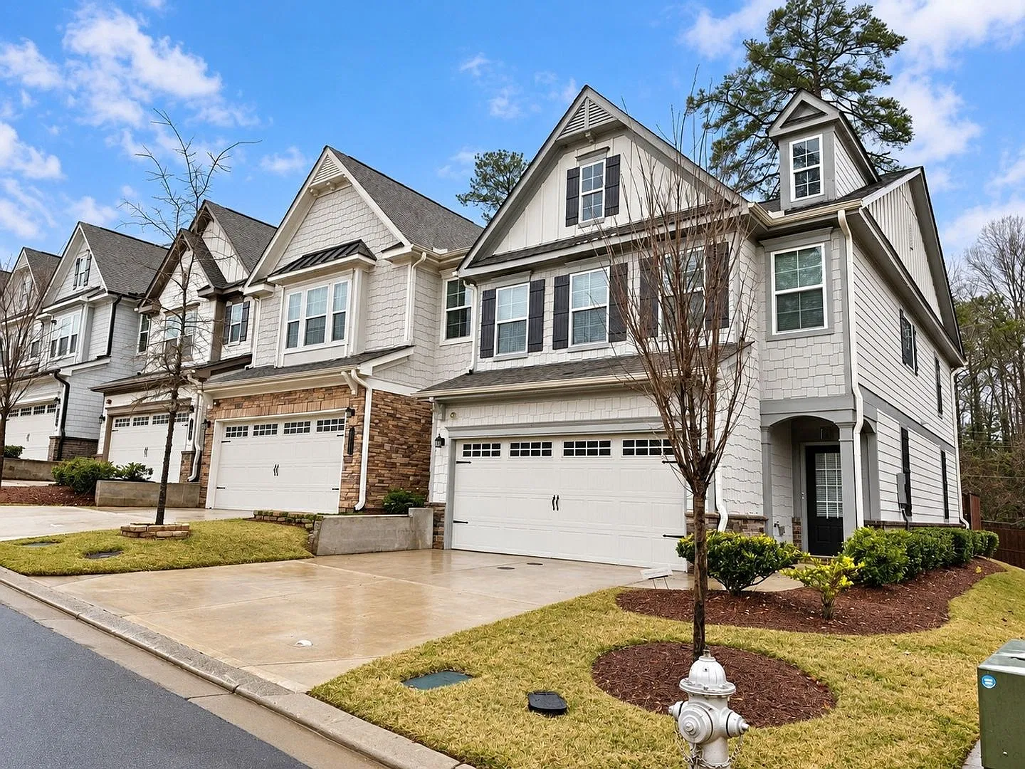 Charming 3BR Townhome in Marietta — Photo 2