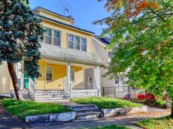 6 Vernon Pl, East Orange City, NJ 07017