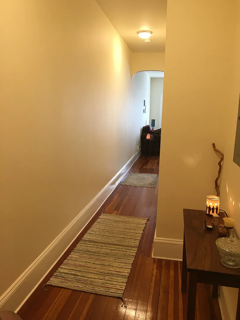 Charming 2 Bedroom-No Broker Fee — Photo 1