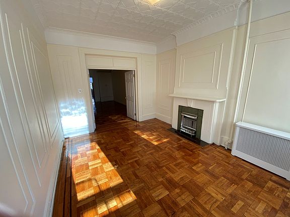 3rd image of 794 Manhattan Ave APT 3R