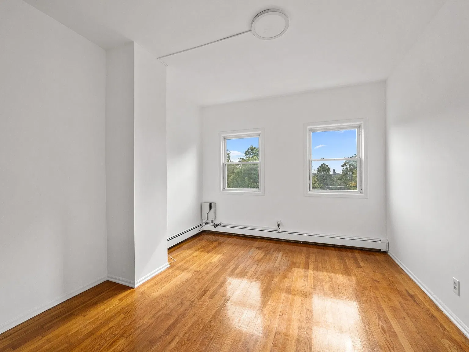 1 bed, 1.0 bath, $2,200 — Photo 2