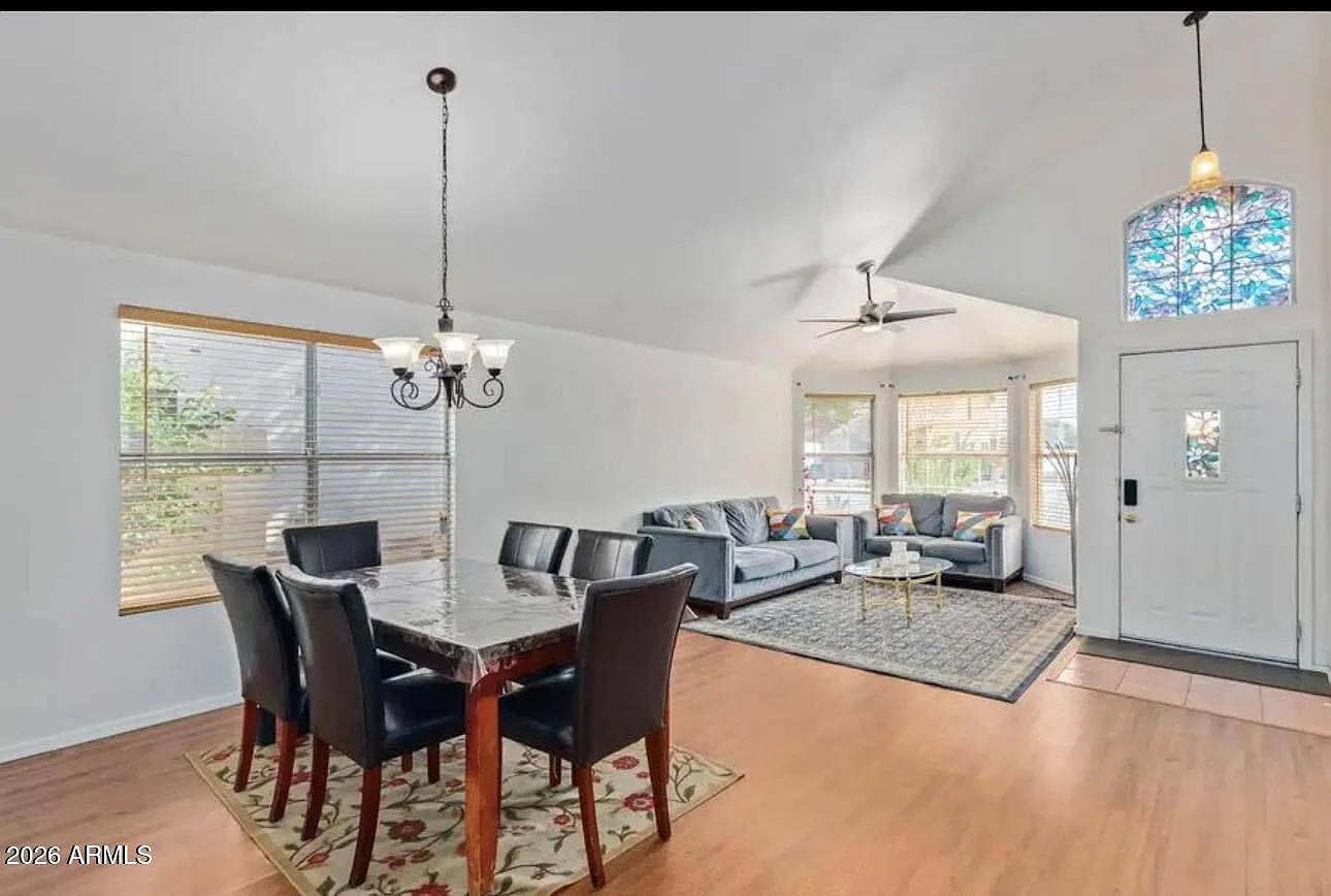 3 bed, 2.0 bath, 1667 sqft, $2,700 — Photo 3