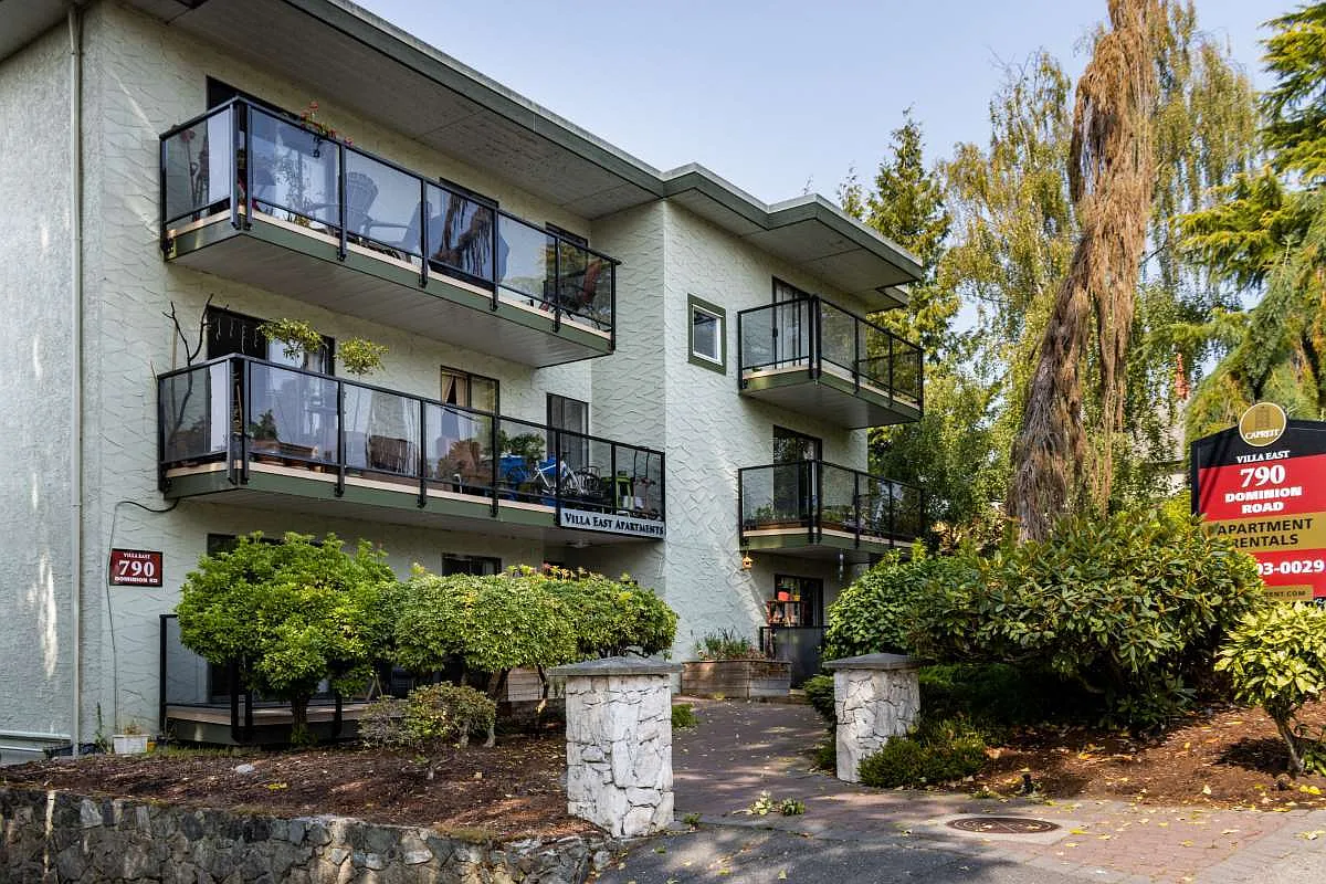 Villa Apartments — Photo 1