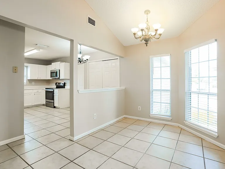 330 Canoe Cir — Photo 7