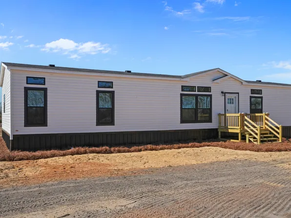 761 Hires Rd, Jesup, GA 31545