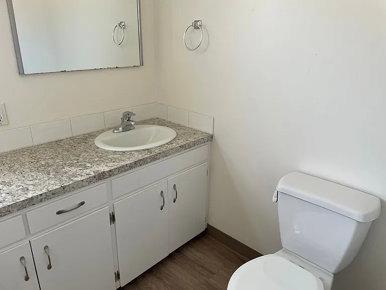 524 W Loop Dr — Photo 13
