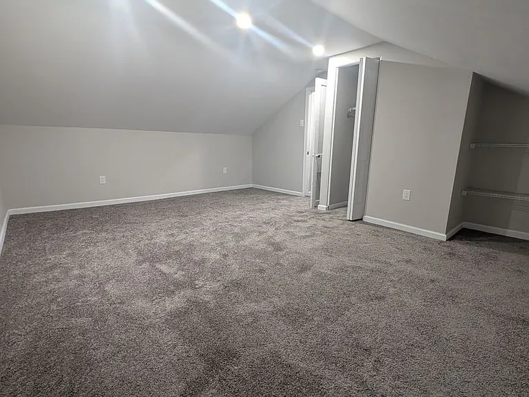 2508 Cobden St — Photo 12