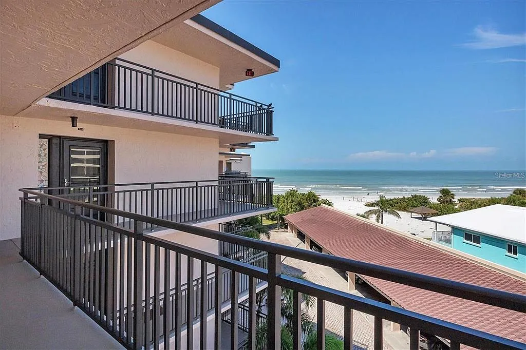 2 bed, 2.0 bath, 1265 sqft, $12,000 — Photo 2