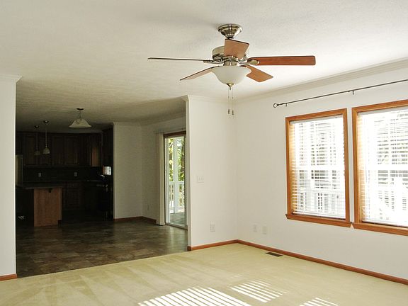 4th image of 36487 Pebble Dr