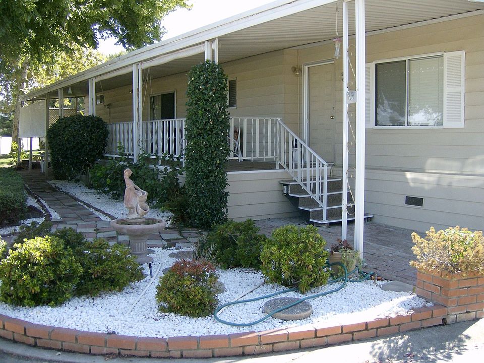 Beautiful, private loation on a cul-de-sac 