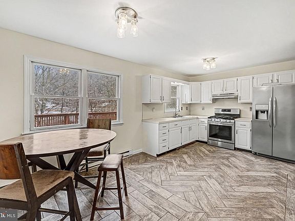 4th image of 256 Lightner Rd