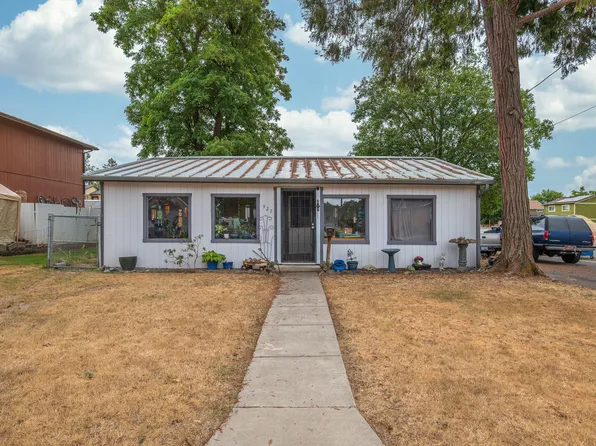 927 SW L St, Grants Pass, OR 97526