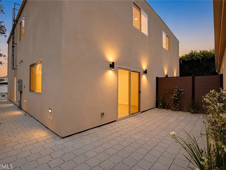 5220 Strohm Ave — Photo 22