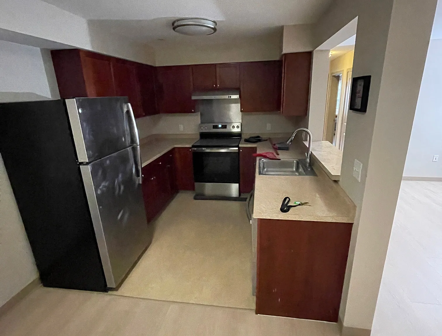 2 bed, 920 sqft, $2,400 — Photo 3