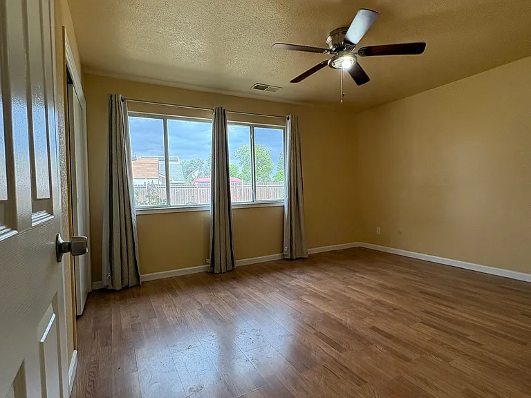 4220 W Corona Ave — Photo 14