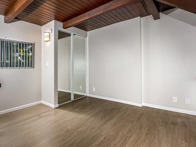Windward Village Apartments — Photo 46