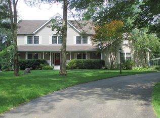 24 Woodland Dr, Oak Ridge, NJ 07438