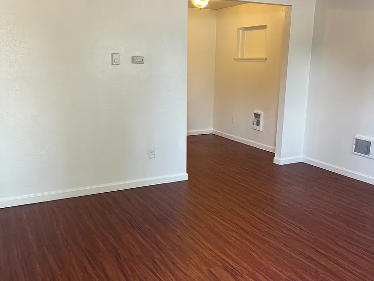 Heritage Park Apartments — Photo 13