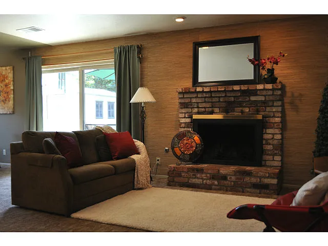 971 Peach Ct photo 1