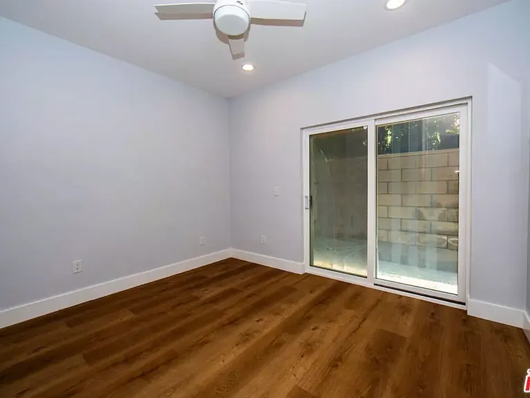 2210 S Harcourt Ave — Photo 9