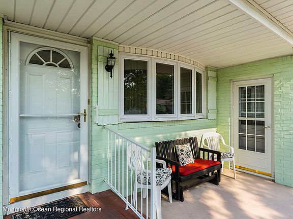 2nd image of 186 Liberta Drive
