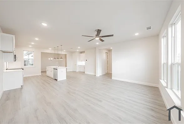 9609 Thorncrown Ln — Photo 28