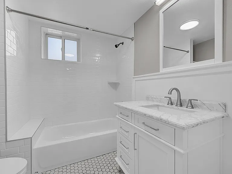 1584 Meade St — Photo 15