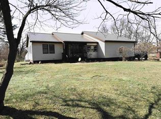 6077 S Division St, North Judson, IN 46366