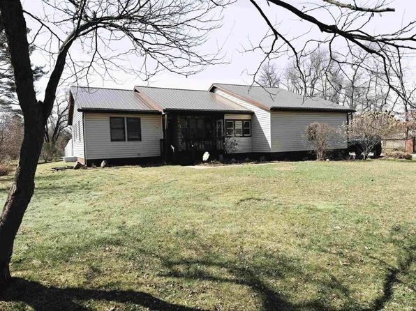 6077 S Division St, North Judson, IN 46366