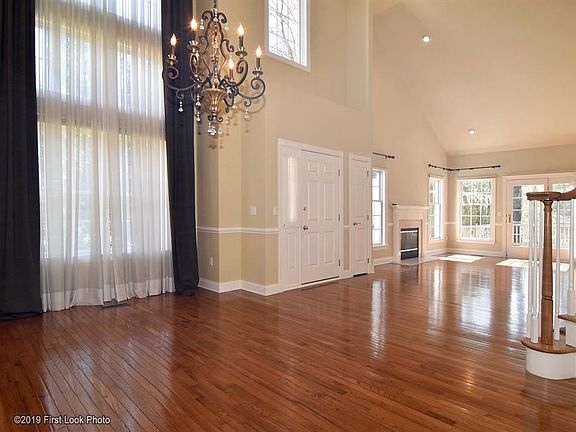 2nd image of 220 Sanctuary Dr