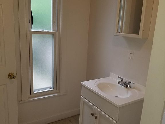 2nd image of 6641 S Wabash Ave #1