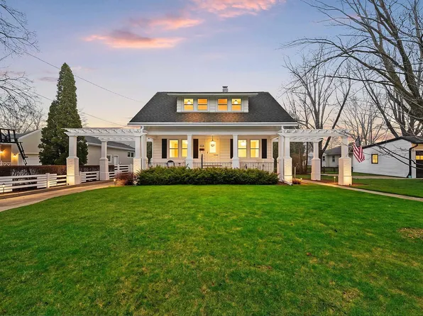 114 W Mission Rd, Green Bay, WI 54301