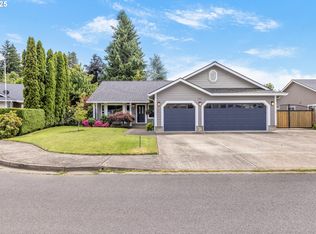 1575 Fairview Pl, Cottage grove, OR 97424
