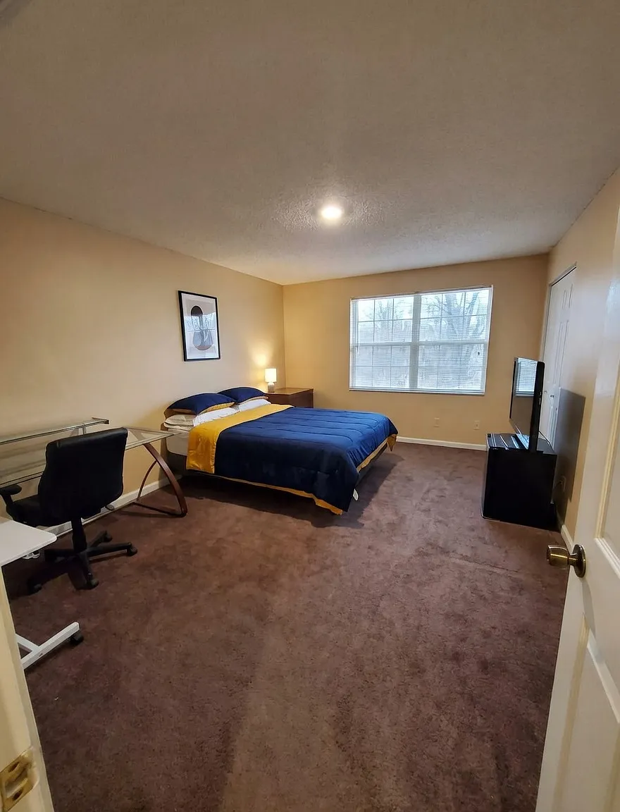 2 bed, 1116 sqft, $2,200 — Photo 4