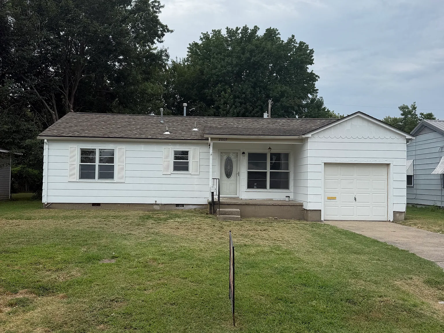 4 bed, 1184 sqft, $1,450 — Photo 1