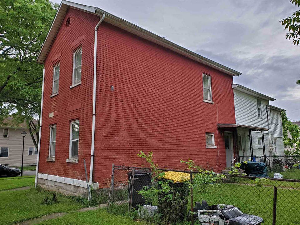 2nd image of 1140 Summit St