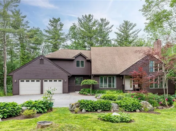 32 Wellsford Drive, Goshen, CT 06756