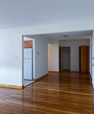 2nd image of 3206 Fairfield Ave APT 6B