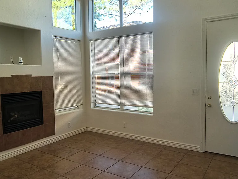 1481 E Ivy Ln #1 — Photo 6