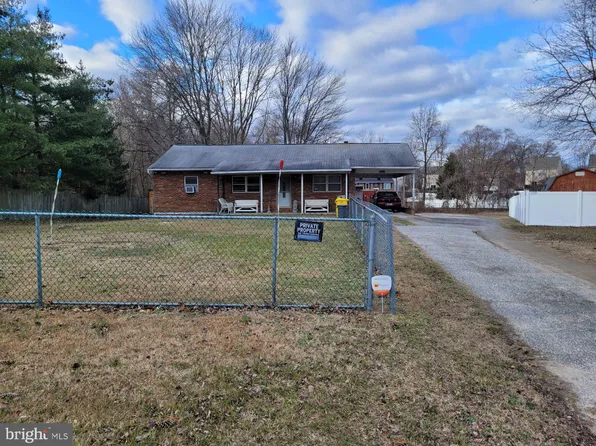 8106 Hog Neck Rd, Pasadena, MD 21122