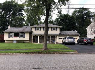 8 Ellis Rd, West Caldwell, NJ 07006