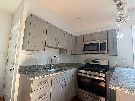 2nd image of 4 Clifford St #2L
