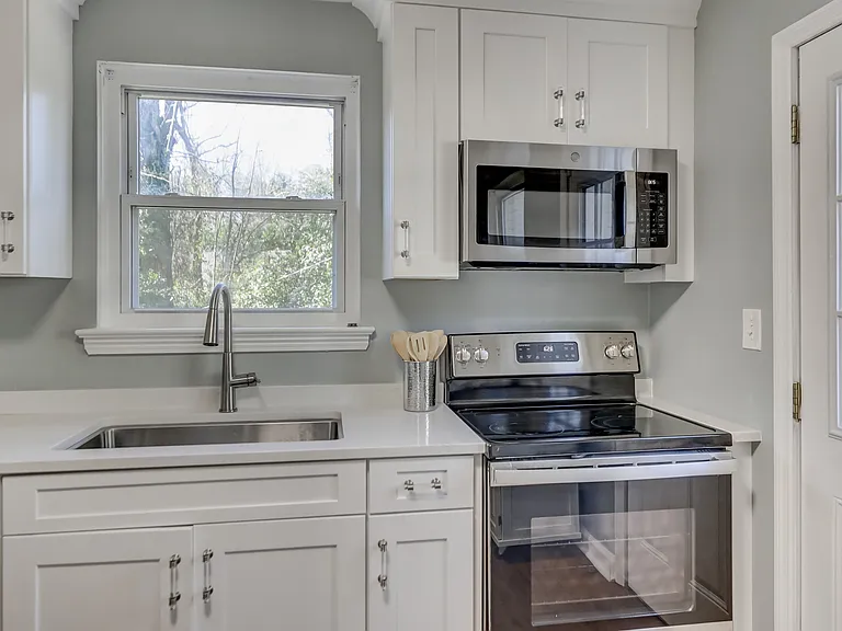 3325 Eastwood Dr — Photo 17