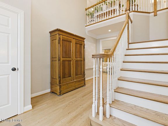 5th image of 7307 Edgemore Pl