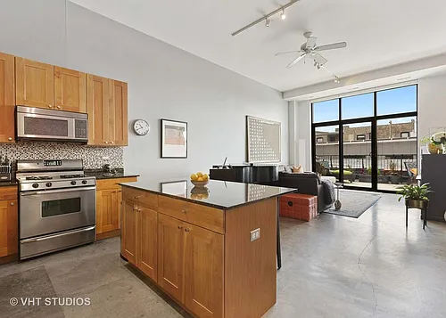 3631 N Halsted St #211 Photo 1 3631 N Halsted St #211 Photo 1
