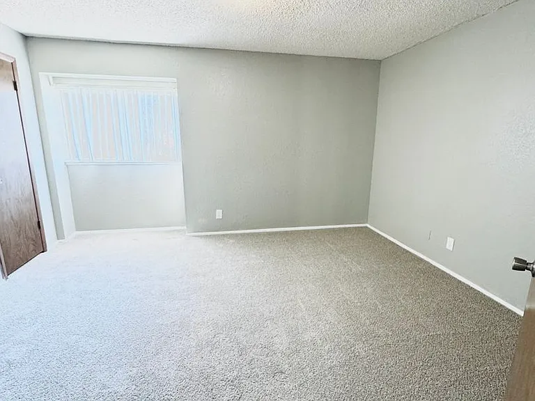 Pheasant Run Apartments — Photo 30