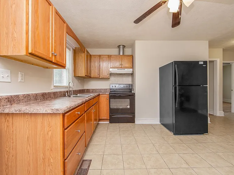 1203 Turnpike Rd — Photo 11