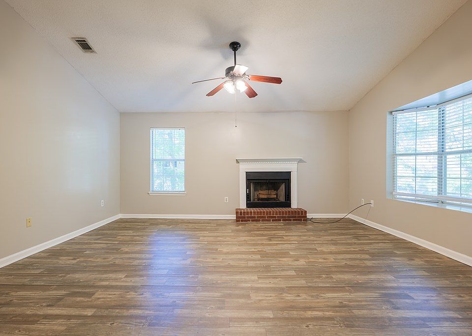 2092 S Sherwood Dr Valdosta GA | Zillow