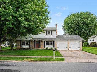413 Pawnee Dr, Mechanicsburg, PA 17050